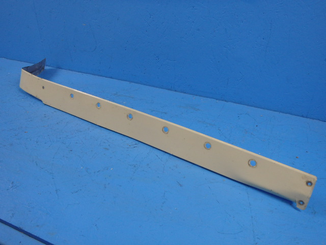 0426003-18 Cessna - FAIRING-WING LH (See Photos) Cracked